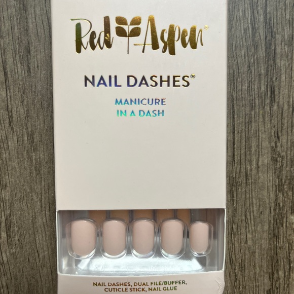 Red Aspen Nail dash press on nail bundle, set of 4, two used - Picture 6 of 7